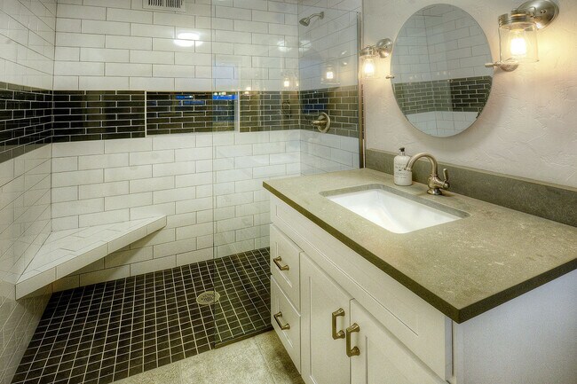 Building Photo - PRELEASE FOR AUGUST 2026 - Gorgeous Brick ...