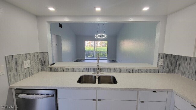 Building Photo - 118 Quail Forest Blvd