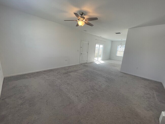 Building Photo - 413 Heartfield Dr