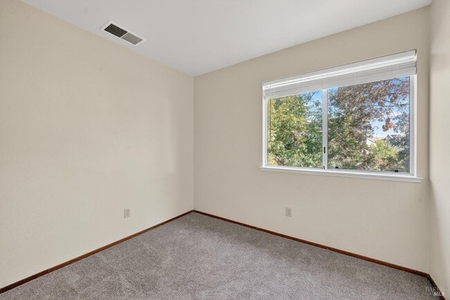 Building Photo - 206 Bridgewater Cir