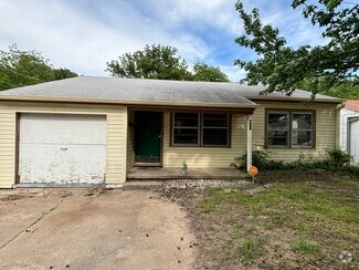 Building Photo - 823 N Oswego Ave