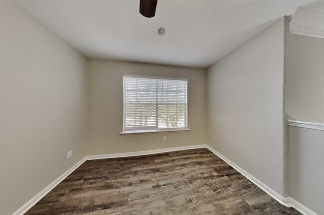 Building Photo - 13007 Bretford Ct