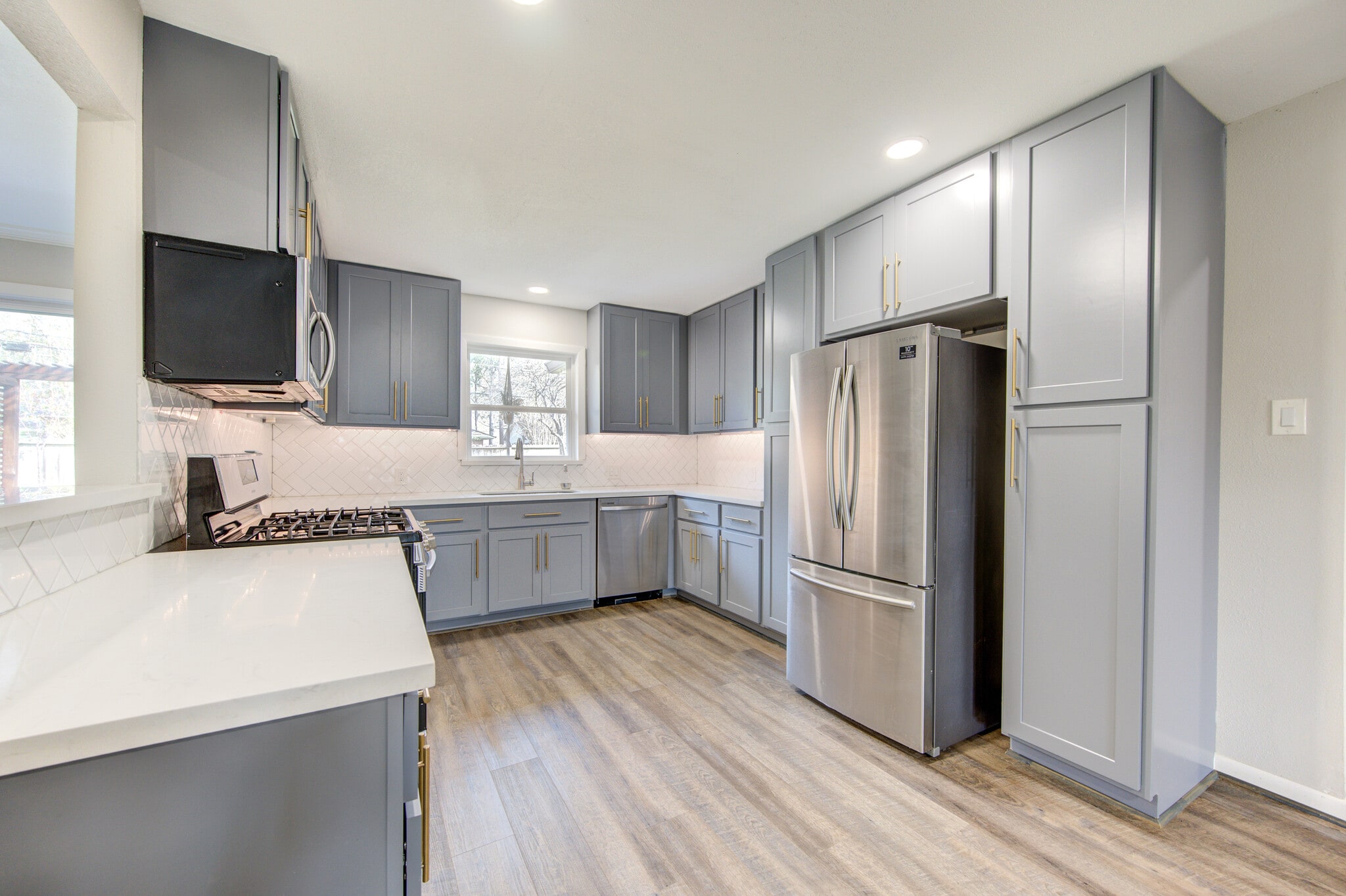 Building Photo - 6026 Clarewood Dr