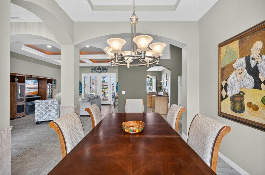 Building Photo - 8 Collinson Ct