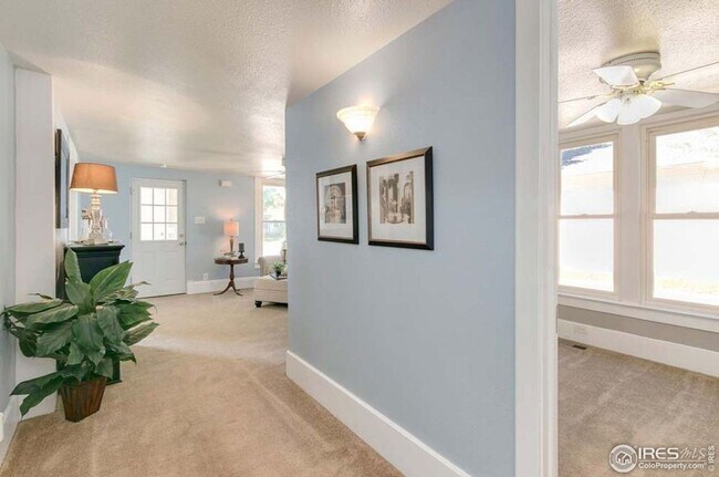Building Photo - Beautiful 2-Bedroom, 2.5-Bath Townhome in ...