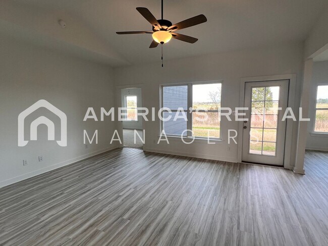 Building Photo - 21567 Tawny Lp