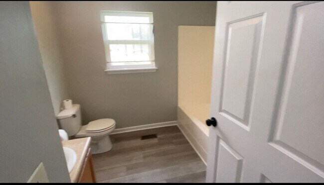 Building Photo - Charming 3BR House in Atlanta