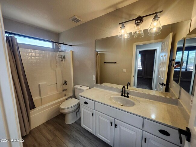 Building Photo - 15846 S 17th Ln