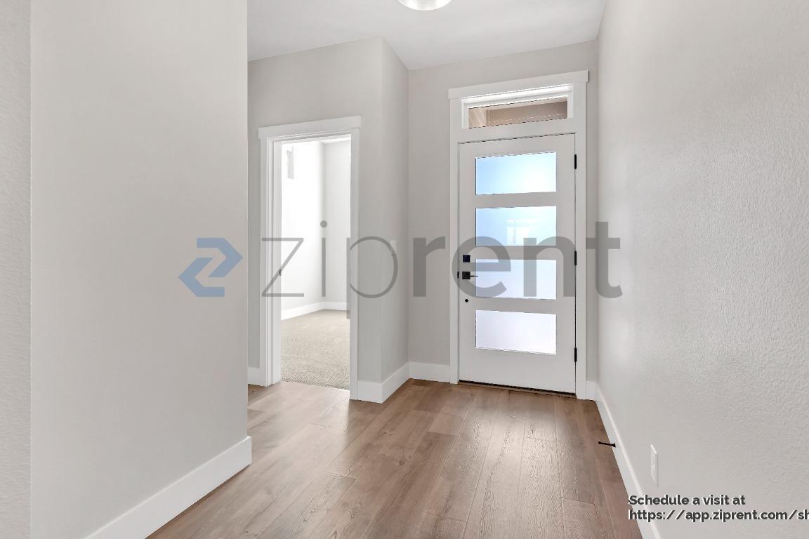 Building Photo - 11781 NW Thelin Ln