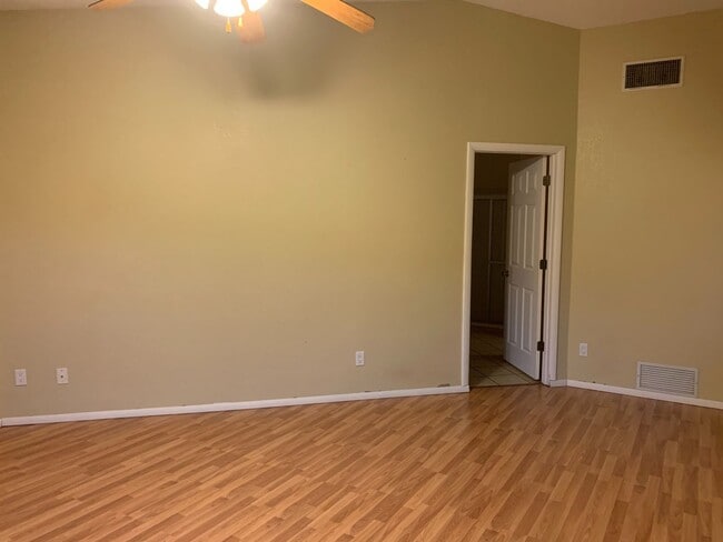 Building Photo - 2220 S Iris Dr