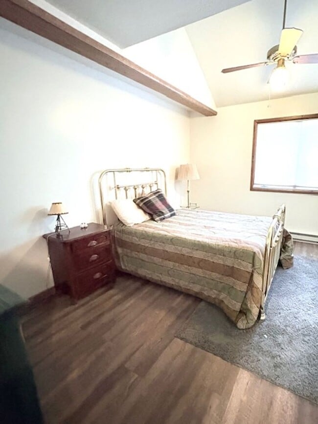 Building Photo - Stunning 3-Bedroom, 2-Story Townhome for Rent – 3,000 sq ft