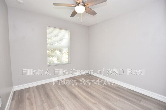 Building Photo - 4052 Mountain Chestnut Way