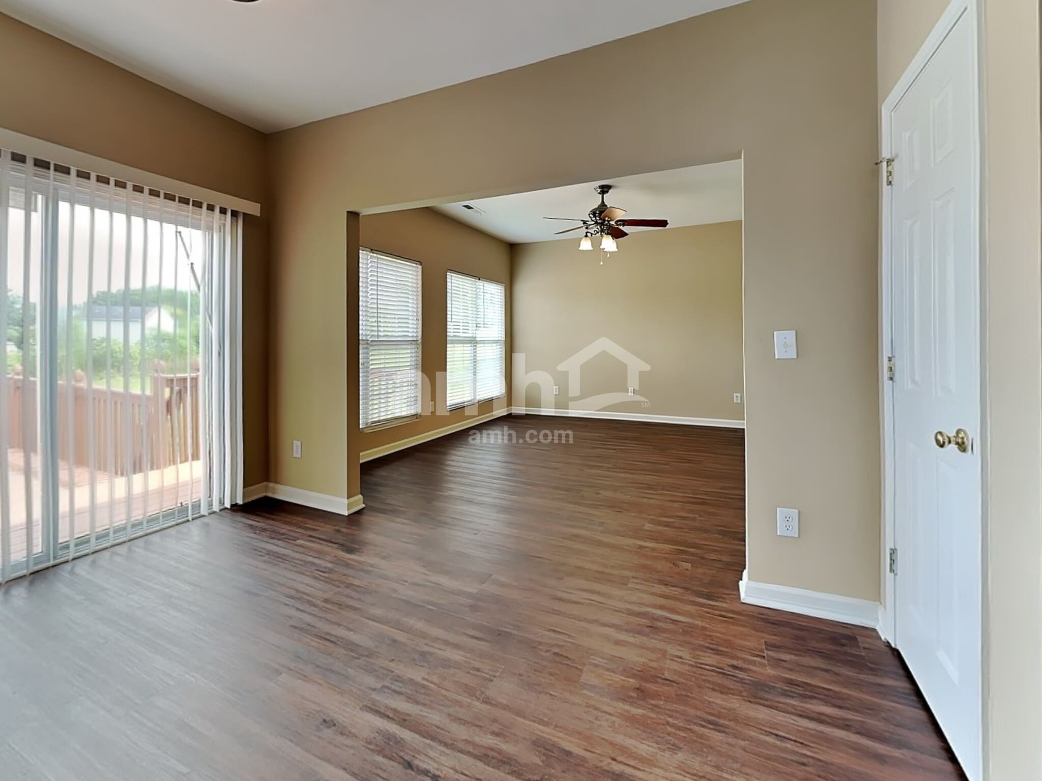 Building Photo - 547 Rockbridge Dr