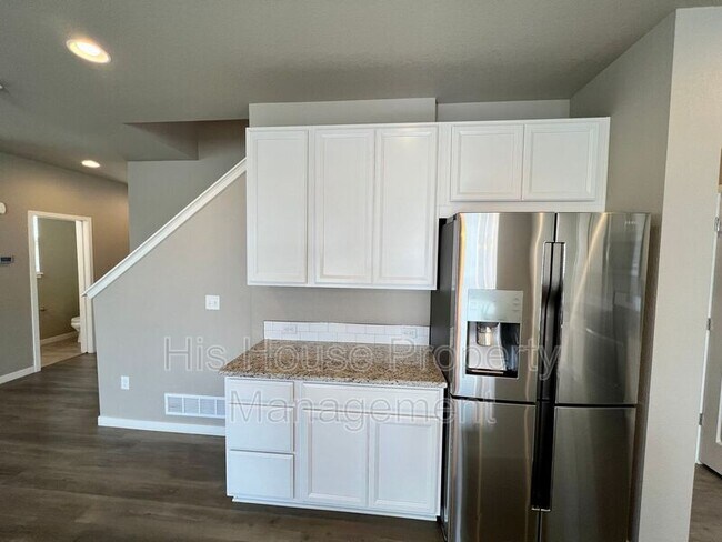 Building Photo - 3218 San Carlo Ave