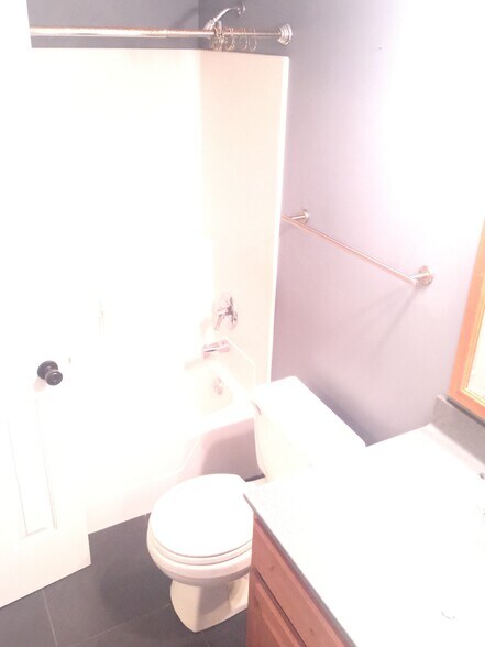 Building Photo - 548 NW 17th Cir