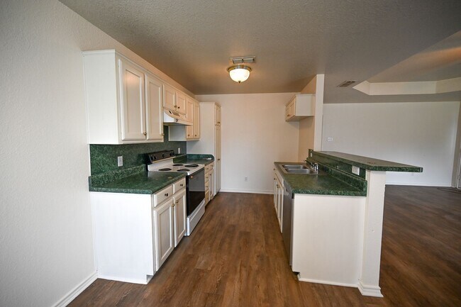 Building Photo - 3 bed 2 bath Duplex Decatur TX