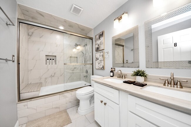 Building Photo - 12711 Laurel Bank Way