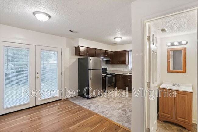 Building Photo - 2108 Madison Ave