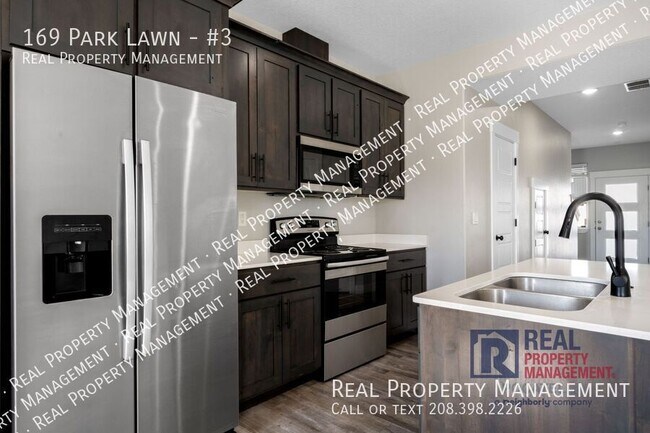 Building Photo - 169 Park Lawn Dr
