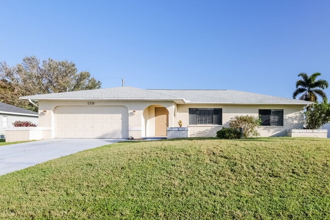 Building Photo - 139 SE 19th Ln