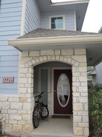 Building Photo - AUGUST 2026 PRE-LEASE!  Spacious 3 Bedroom...