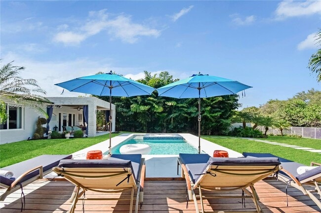 Building Photo - 14441 S Biscayne River Dr