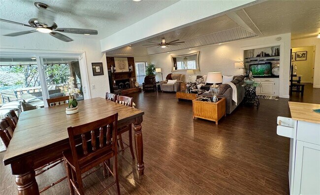 Building Photo - 2301 Tredington Ct