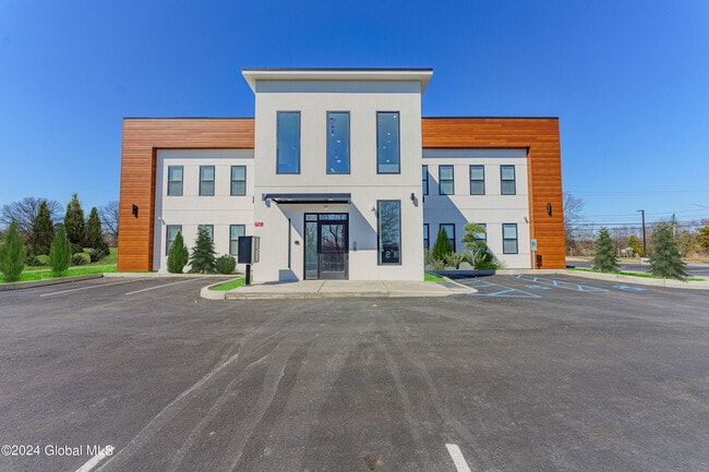 Primary Photo - 1133 Loudon Rd
