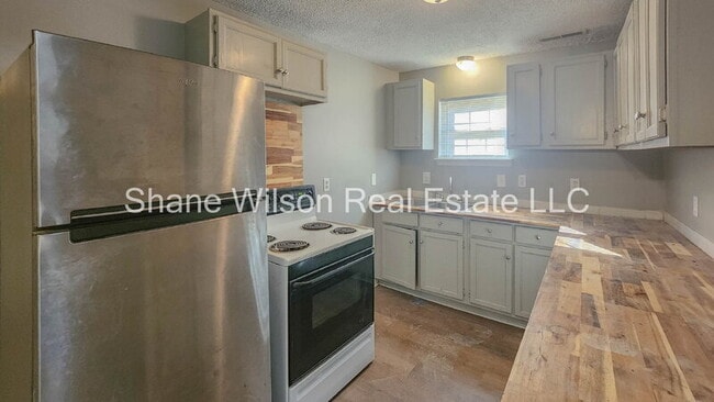 Building Photo - 2118 N Chamberlain Ave