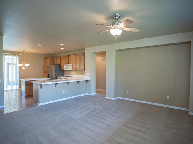 Building Photo - 42222 Revere St