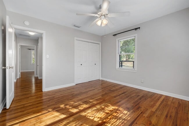 Building Photo - Charming Midtown Tallahassee Duplex