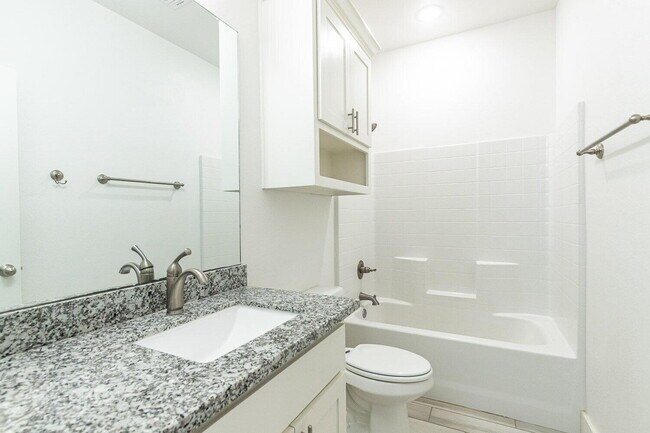 Building Photo - 7629 87th St