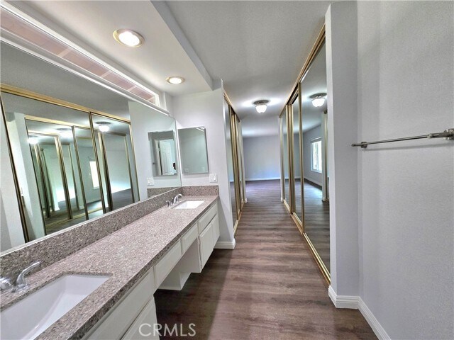 Building Photo - 2173 Seaview Dr