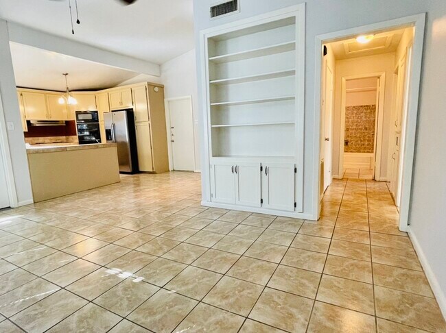 Building Photo - 4733 Merwin St