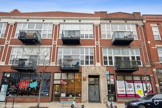 Building Photo - 1907 N Milwaukee Ave