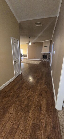 Building Photo - 3020 San Pedro Dr