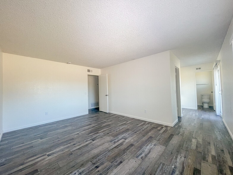 Master Bedroom (looking towards hallway and bathroom) - 25770 Mariposa St