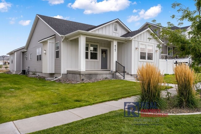 Building Photo - MOVE IN SPECIAL - Beautiful Brand New 6 be...