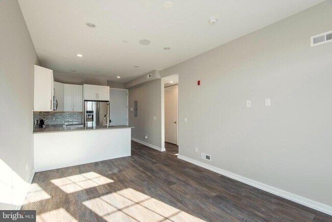 Building Photo - 1340 S 13th St