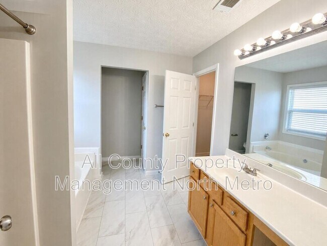 Building Photo - 542 Marsh Lake Rd SE
