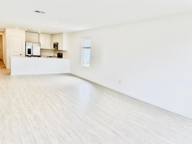 Building Photo - 100 Louisa Ln