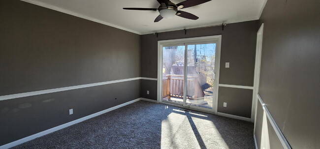 Building Photo - 956 Altavia Dr