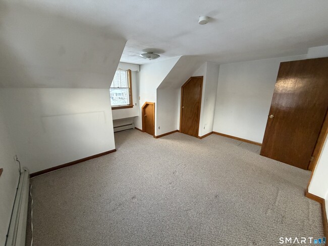 Building Photo - 183 Melbourne St