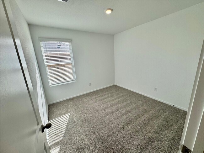 Building Photo - 40962 Seasoned Oak Ln