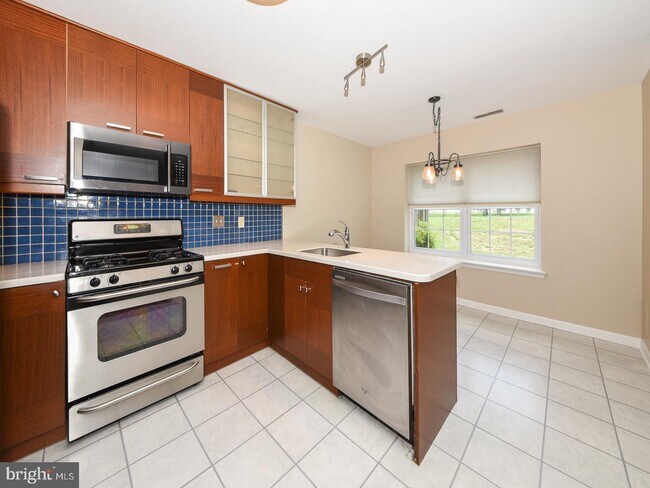 Building Photo - 252 Copper Beech Dr