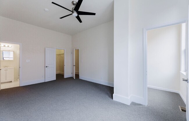 Building Photo - 1916 Eutaw Pl