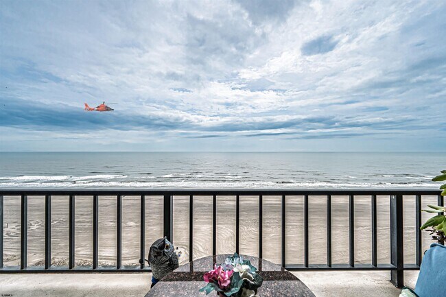 Building Photo - 3851 Boardwalk