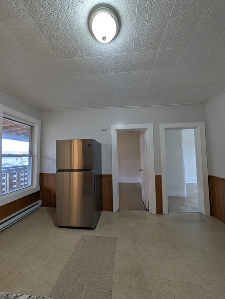 Building Photo - 224 Lyman St