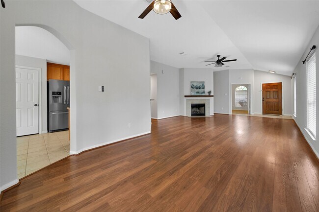 Building Photo - 12411 Brightwood Dr