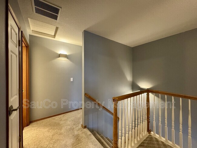 Building Photo - 741 SE Camellia Ct